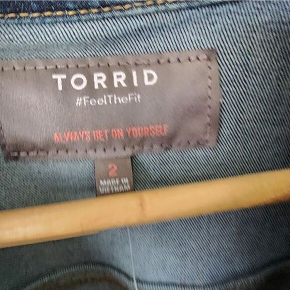 Torrid Women's Blue Denim Jacket New With Tags - Picture 4 of 15